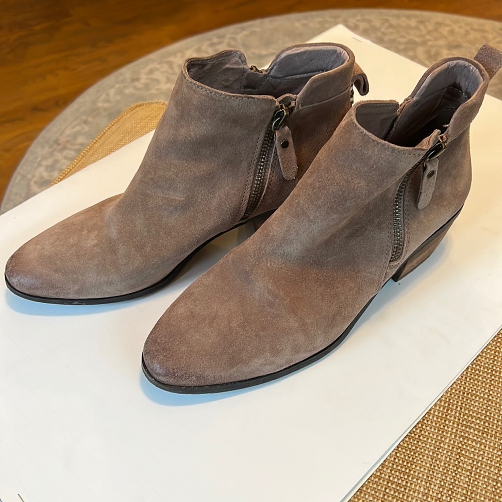 Suede bootie